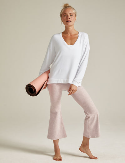 white v neck long sleeve pullover