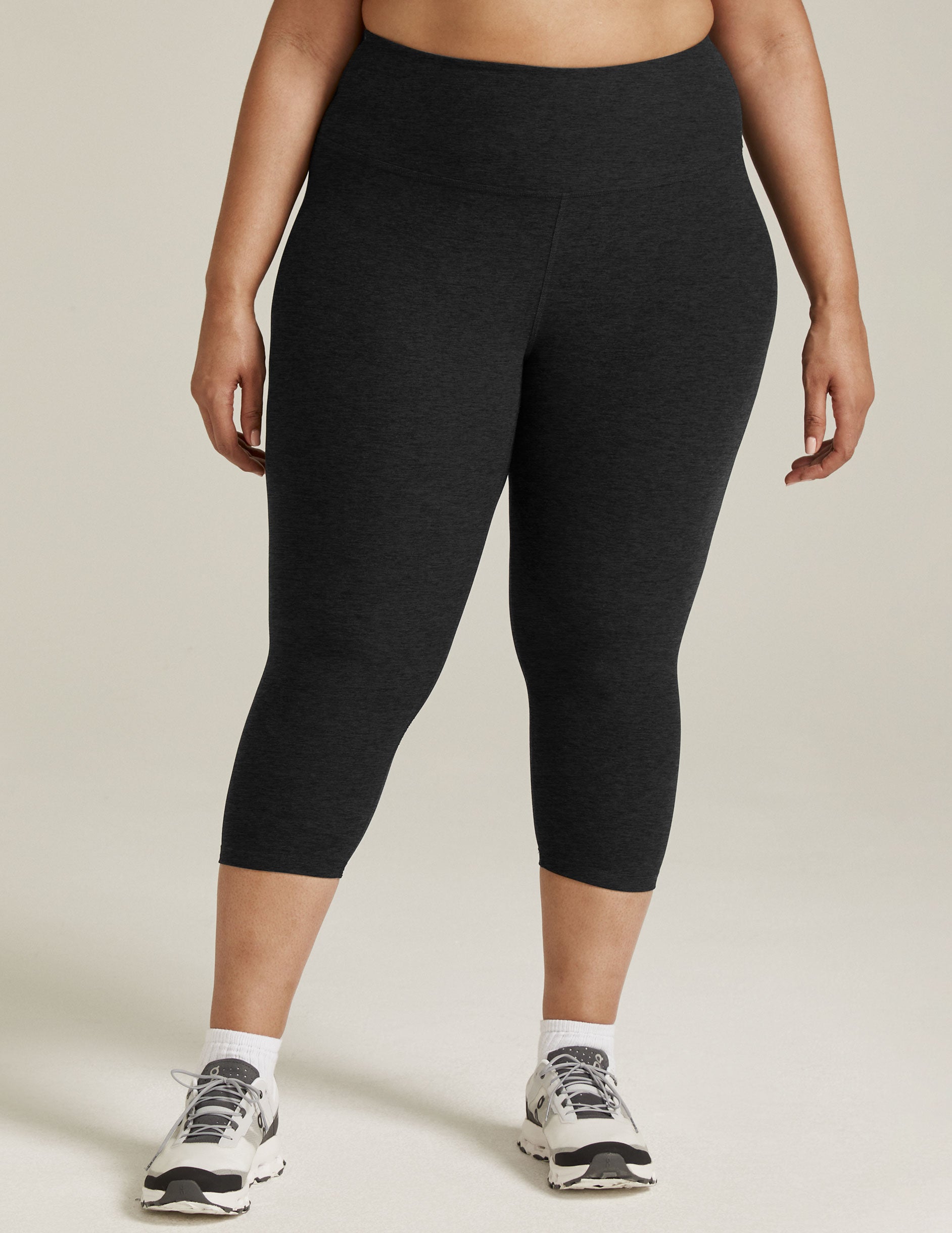 SUPER SOFT CAPRI LEGGING IN BLACK – Love Marlow