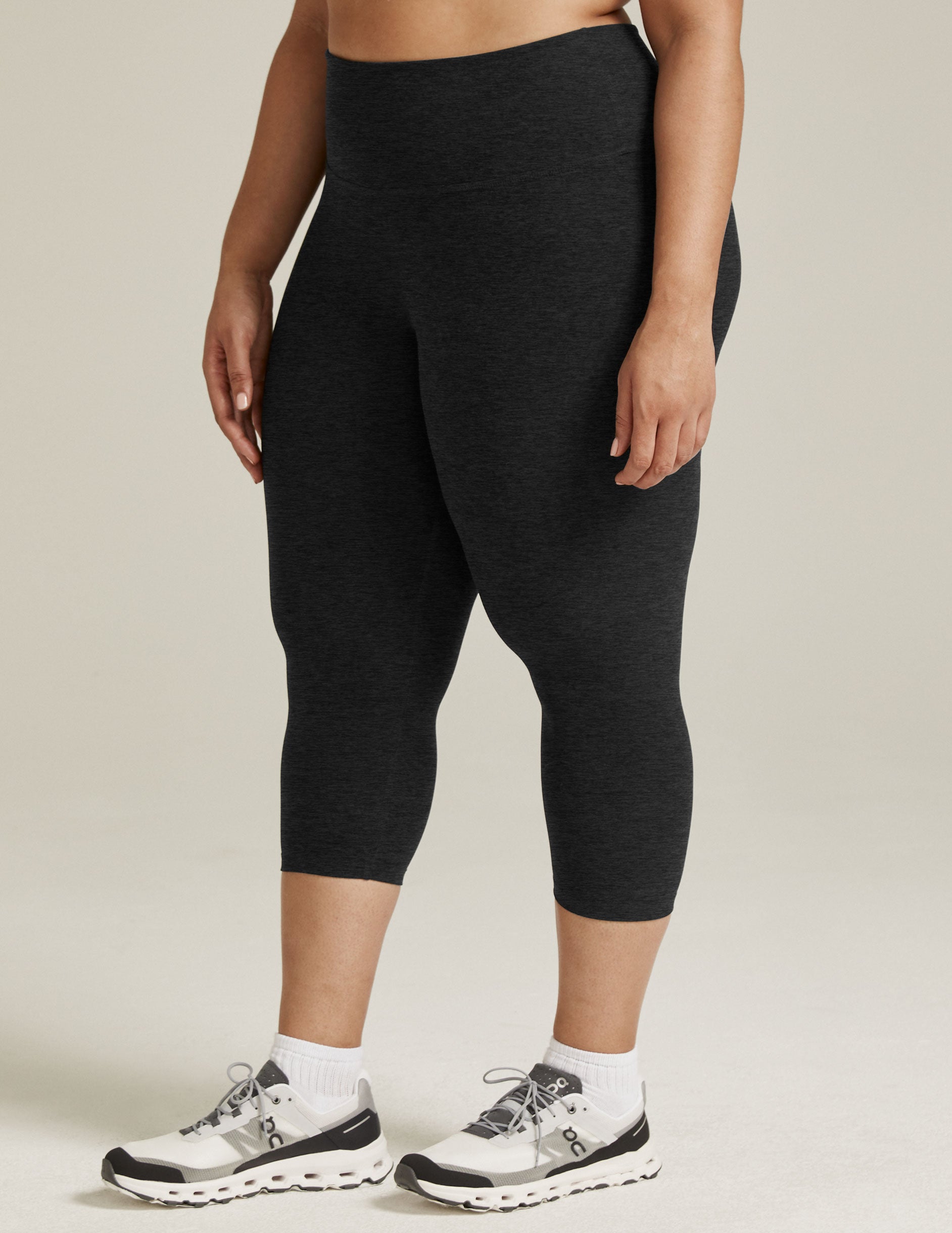 Fabletics Cabpri. Woman's Size Small 4-6. Waist 24, By Stretch's Some.  Black