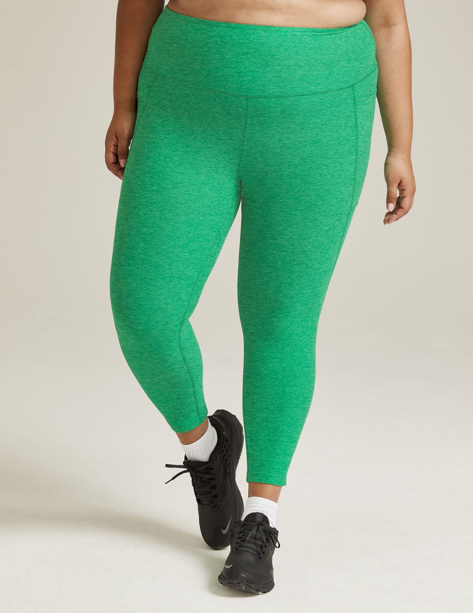 CURE Plus Size Leggings - Green – NiaWear