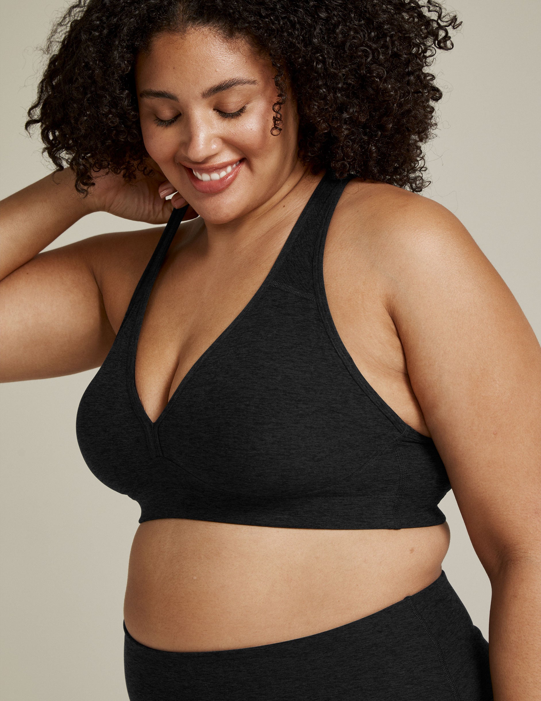 The POSESHE Plus Size Delight Yoga Bra is perfect for yoga, pilates, or any  other activity